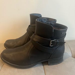 ROCKPORT size 9 black ankle boots